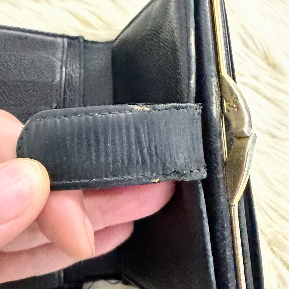 Vintage Louis Vuitton Black Epi Kisslock Wallet *Project Piece* - Picture 9 of 12
